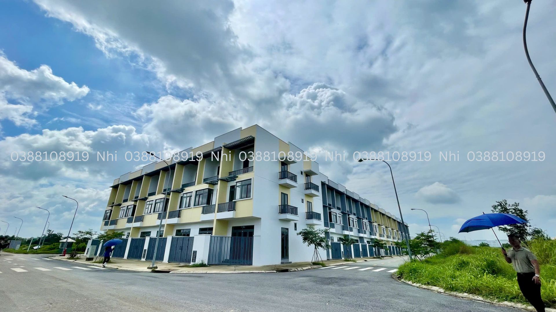 Nhà phố giữa trung tâm khu công nghiệp, bạn không đọc nhầm đâu