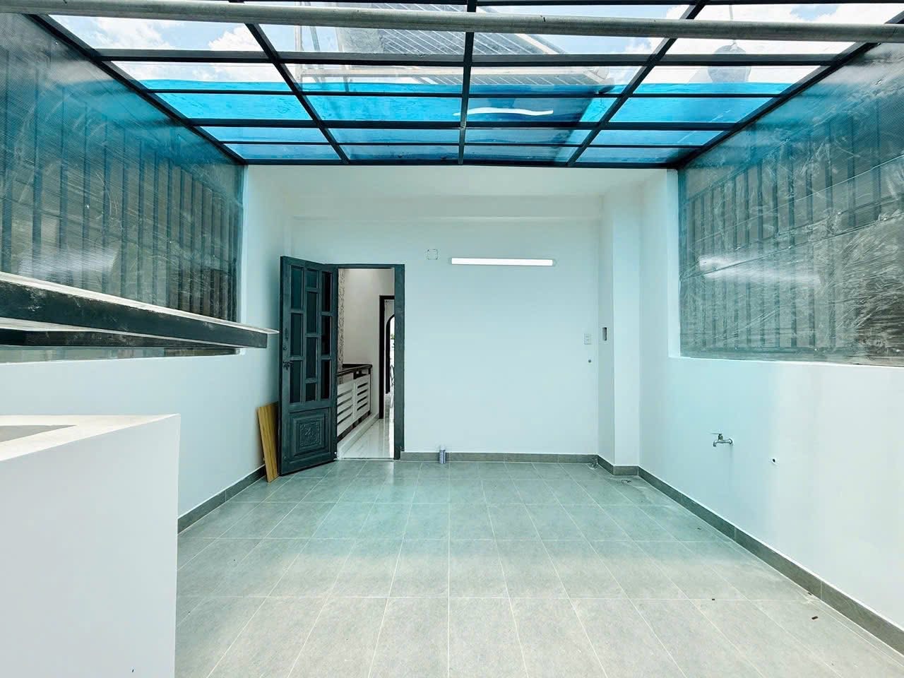 Bán nhà 60m2 hẻm 4m full nội thất ngay Emart, chỉ 7 tỷ