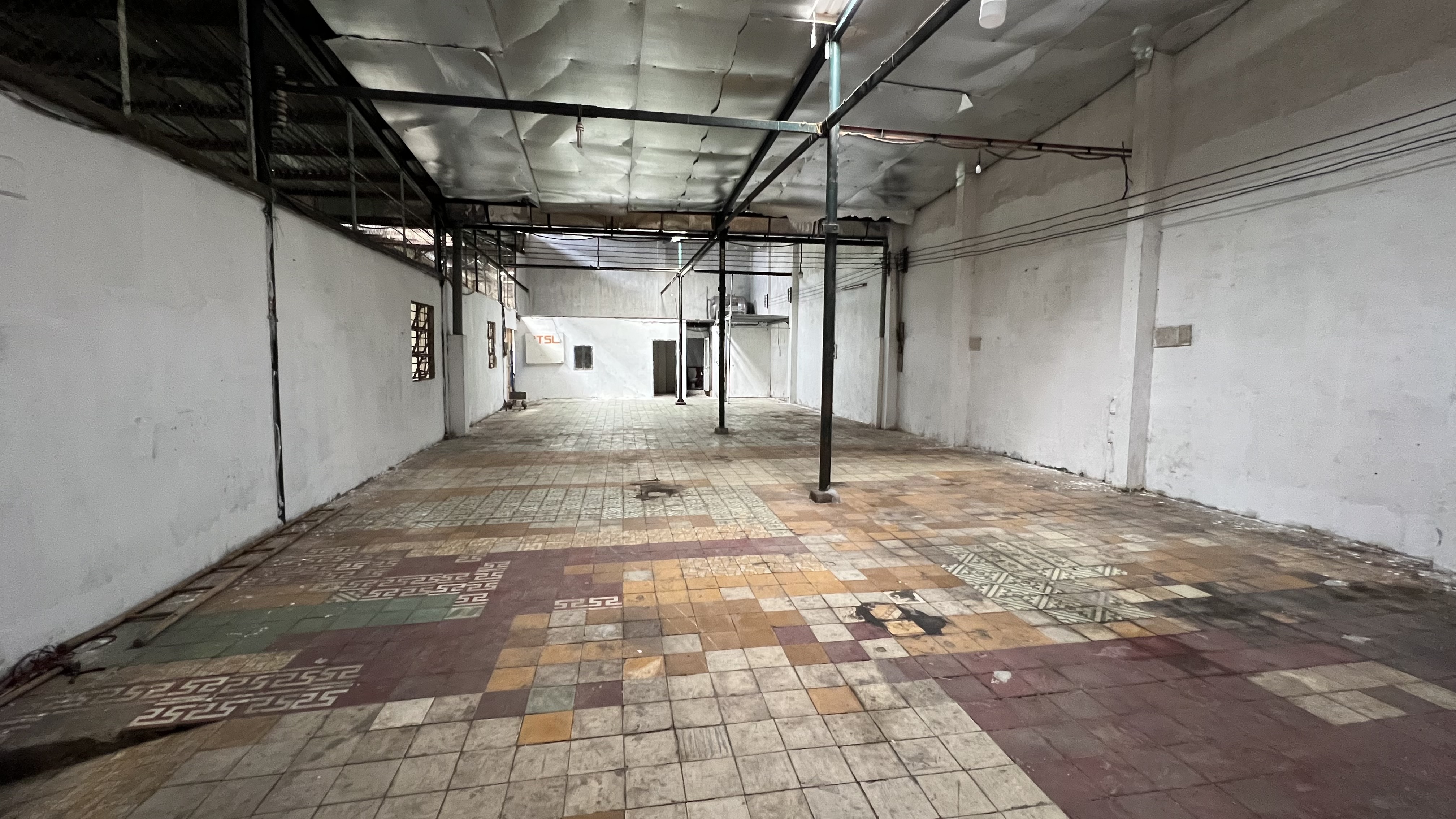 Cho thuê kho diện tích sử dụng 270m2, quận Tân Phú
