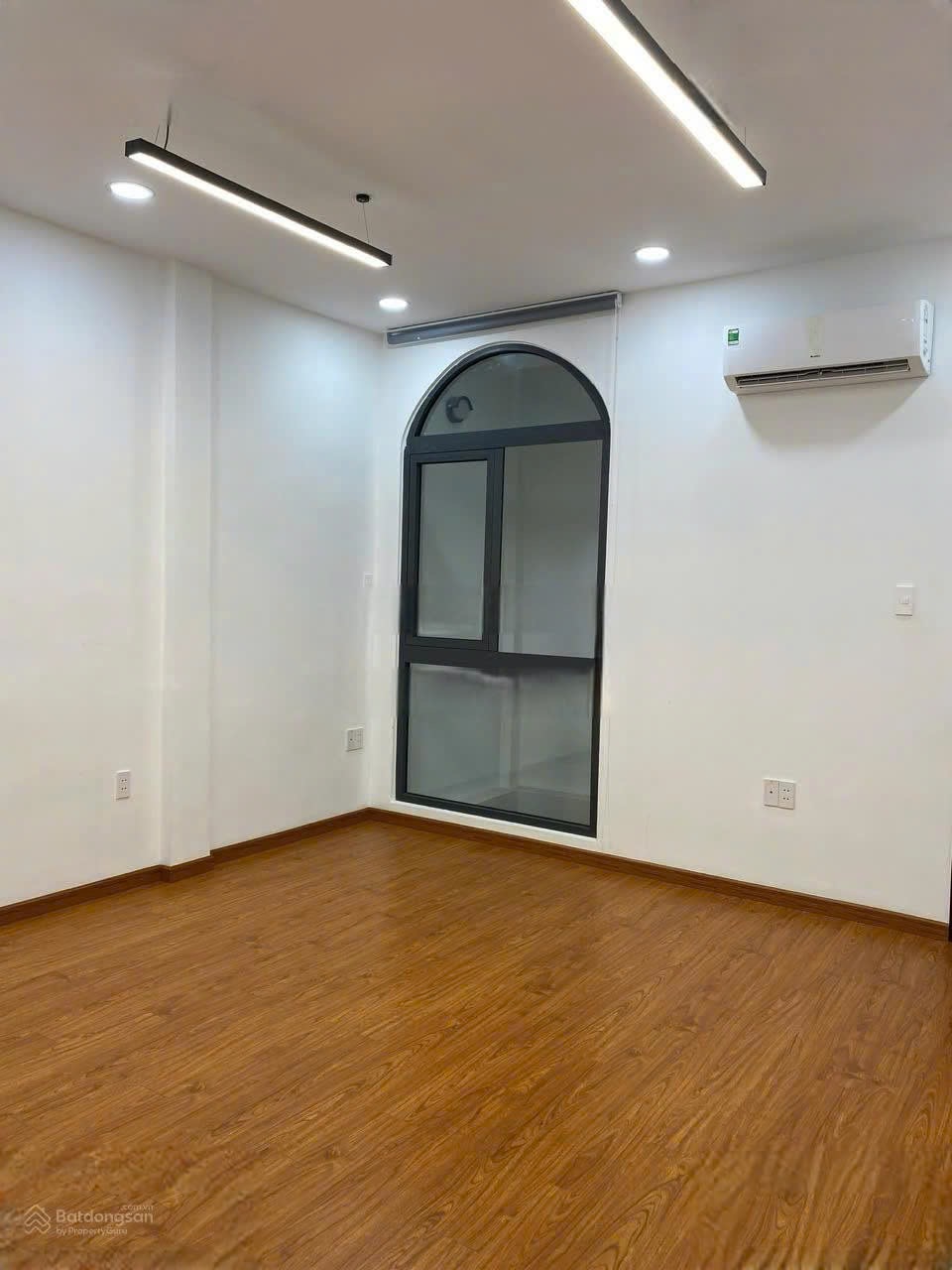 Cho thuê nhà mặt tiền, đường Đồng Nai, Tân Bình