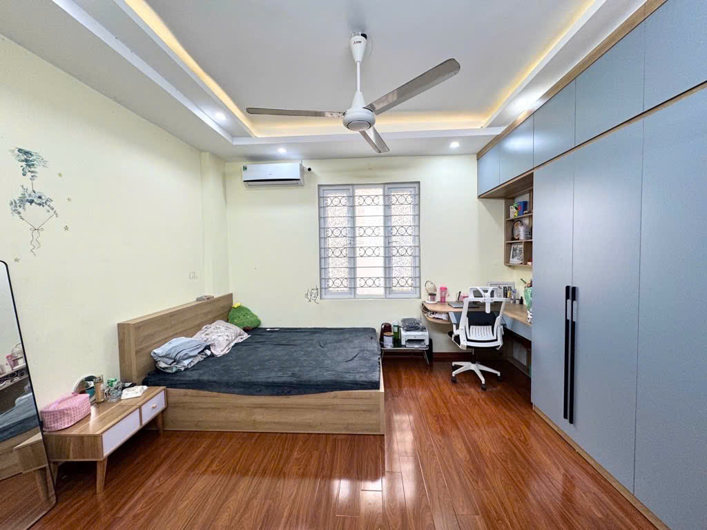 Bán nhà Minh Khai, ngõ thông, dân xây, rộng 49m2 x 5 tầng, giá chỉ 8,3 tỷ