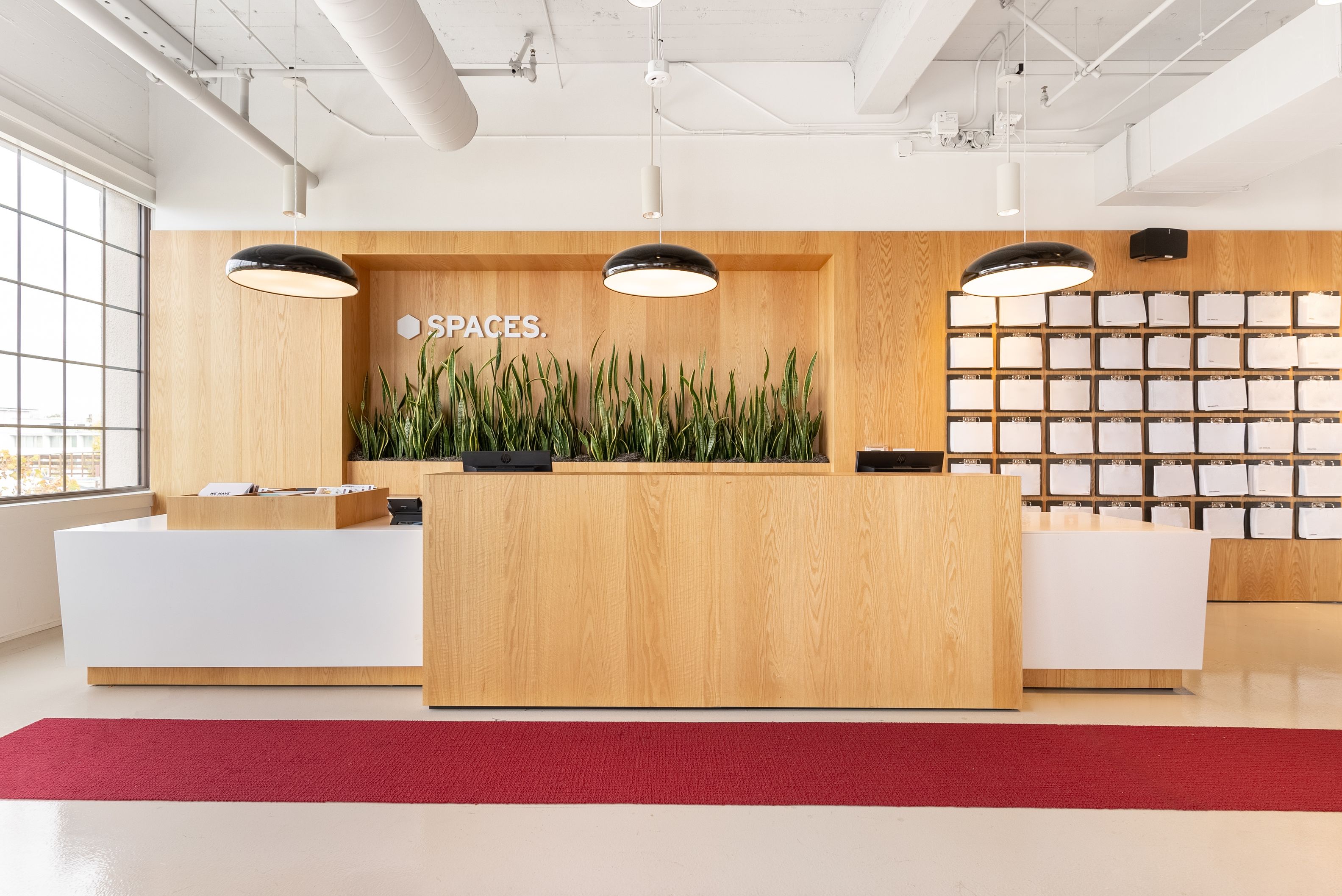 Các văn phòng trong mở được thiết kế riêng dành cho 3 người tại Spaces Belvedere