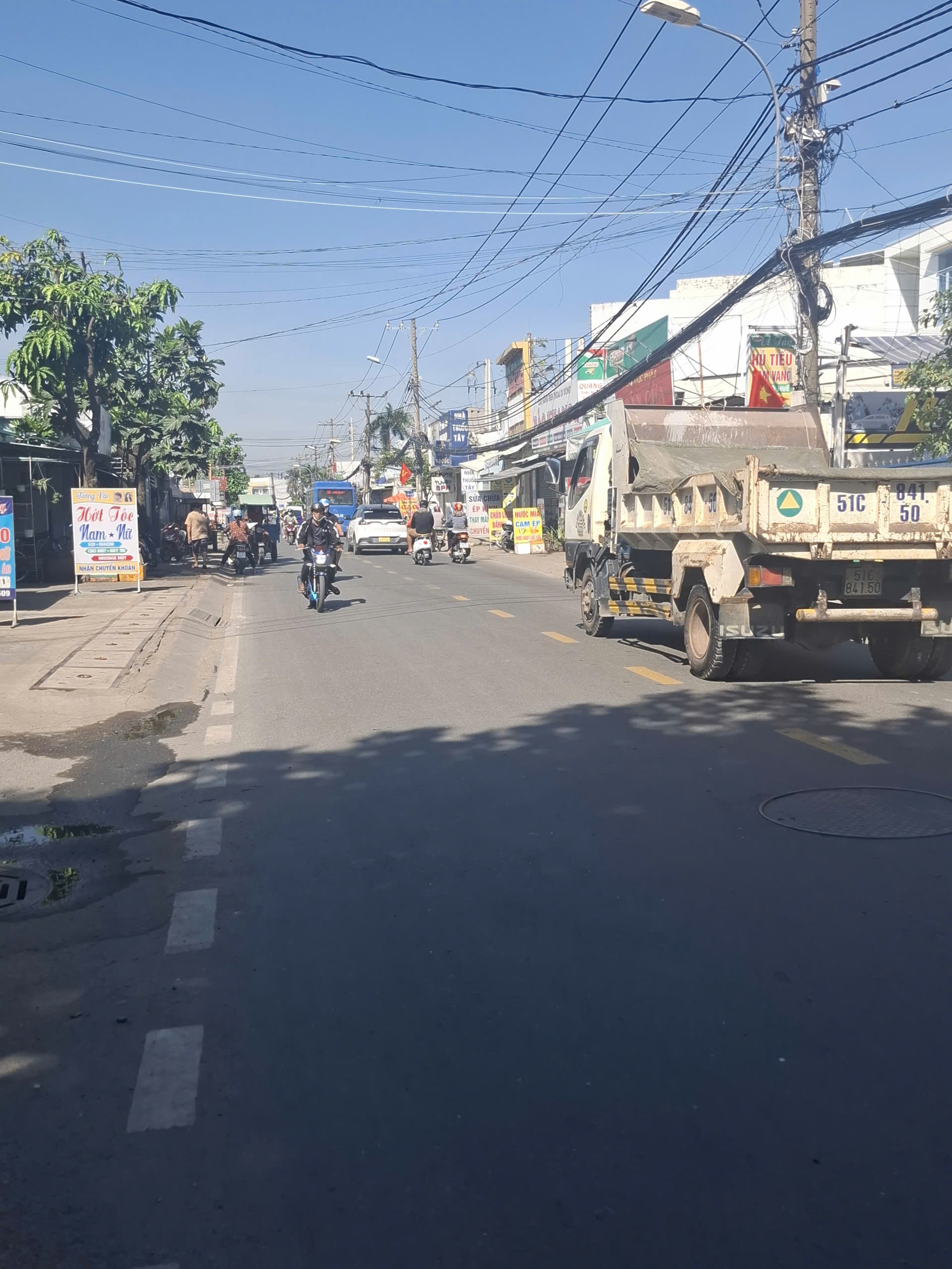 Bán nhà mặt tiền Nguyễn Duy Trinh Long Trường quận 9 giá 19 tỷ