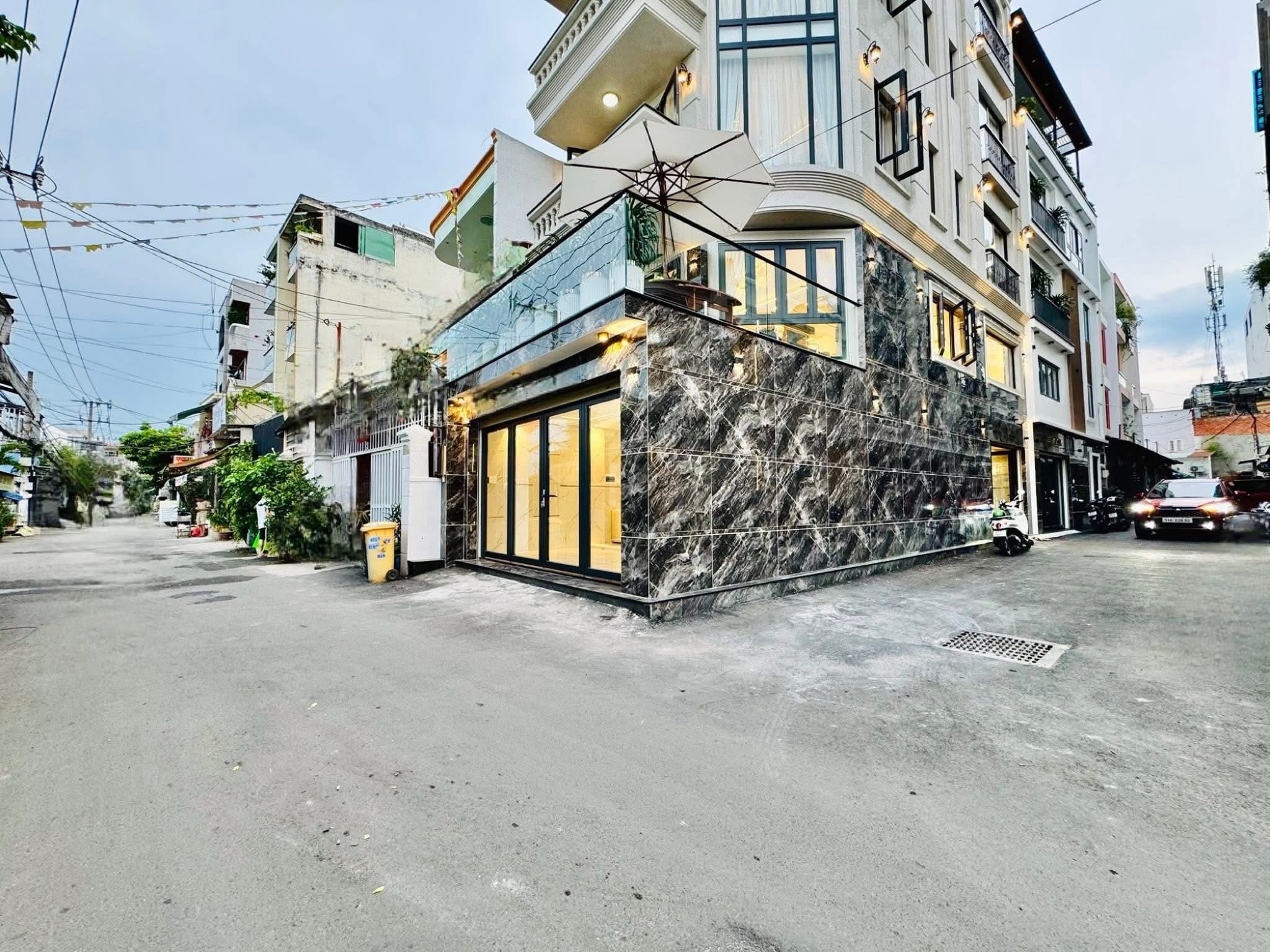 Bán nhà 5,1m x 14m, xây mới full công năng có nội thất ngay công viên Làng Hoa