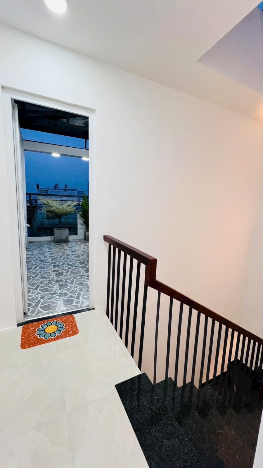 Bán nhà 46m2, 4 tầng, 4 ngủ, ngay Medcedes Quang Trung, giá 6 tỷ