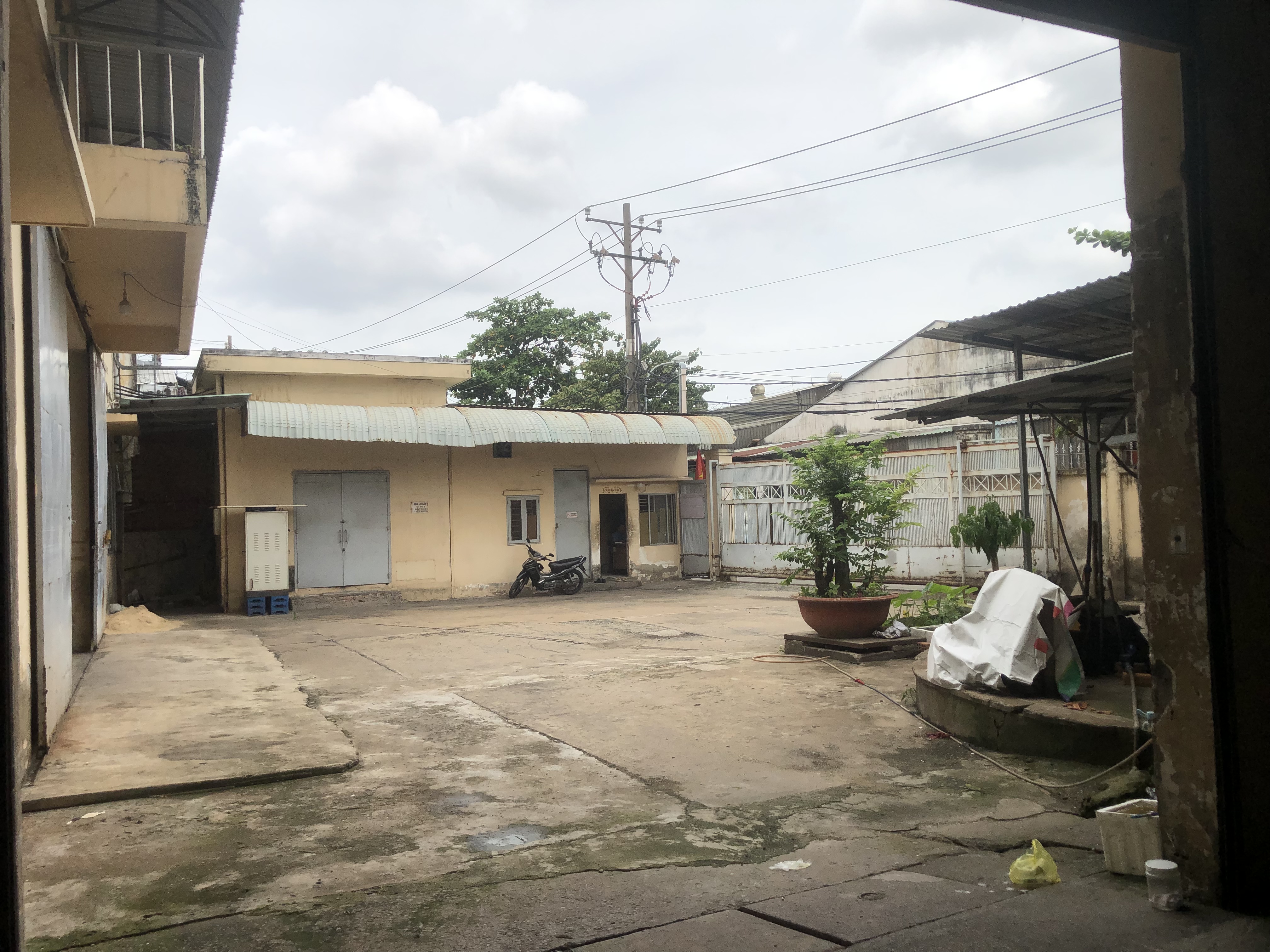 Nhà xưởng cho thuê 2400m2 Đông Hưng, quận 12