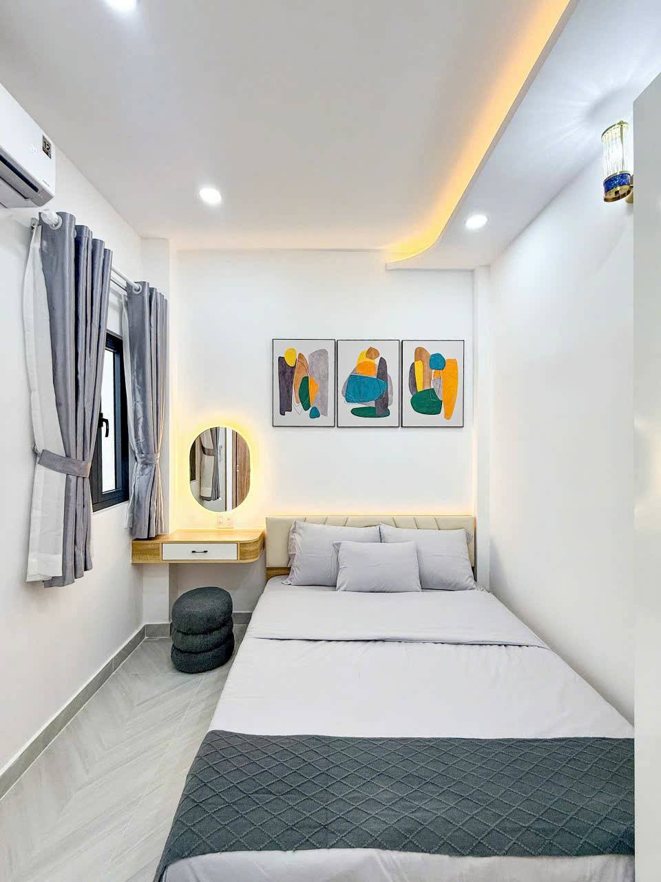 Cần sang gấp nhà Lê Văn Sỹ, quận 3, giá 3,01 tỷ, 52m2, sang tên mua bán nhanh, hẻm xe hơi 6m