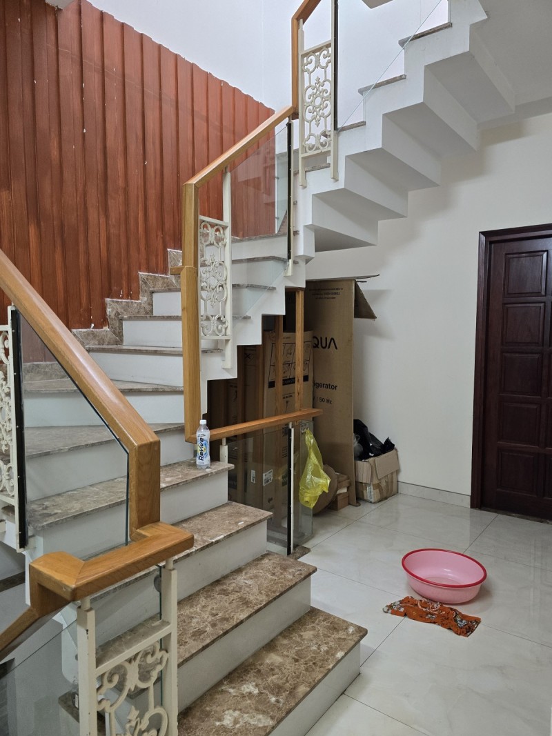 Bán nhà gần siêu thị Aeon Tân Phú, chợ Tân Hương, 4 tầng, 3 phòng ngủ, dọn vào ở ngay