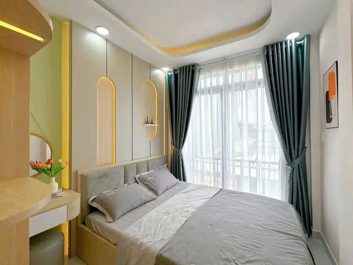 Bán lỗ nhà Hoàng Hoa Thám, Tân Bình, giá 2,66 tỷ, 60m2, sang tên mua bán nhanh, hẻm xe hơi 6m