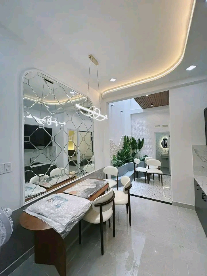 Vỡ nợ bán gấp nhà Hoàng Diệu, quận 4, giá 2,46 tỷ, 48m2, hẻm xe hơi rộng rãi 5m, sổ riêng mua bán nhanh