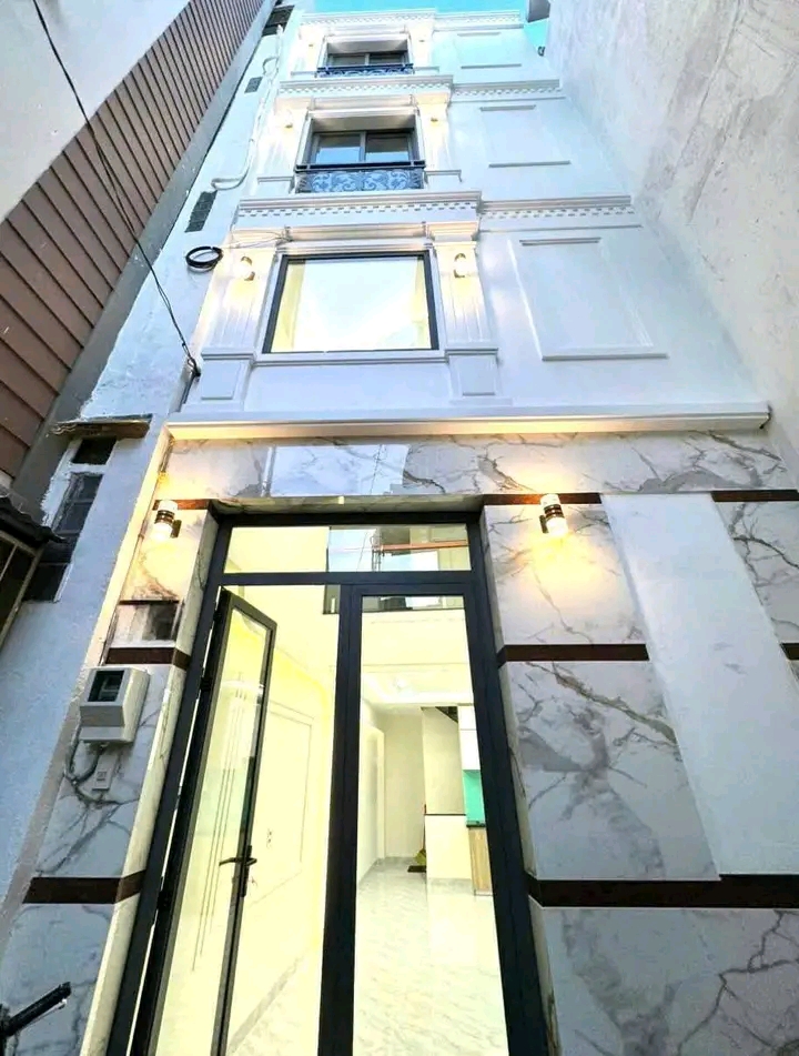 Siêu phẩm nhà Âu Dương Lân, quận 8, giá 2,7 tỷ, diện tích 48m2, sổ riêng sang tên ngay