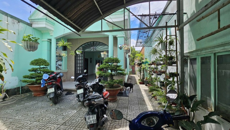 Bán nhà mặt tiền kinh doanh đường Phan Văn Đối, diện tích 1080m2, đang cho thuê, có thu nhập ổn định