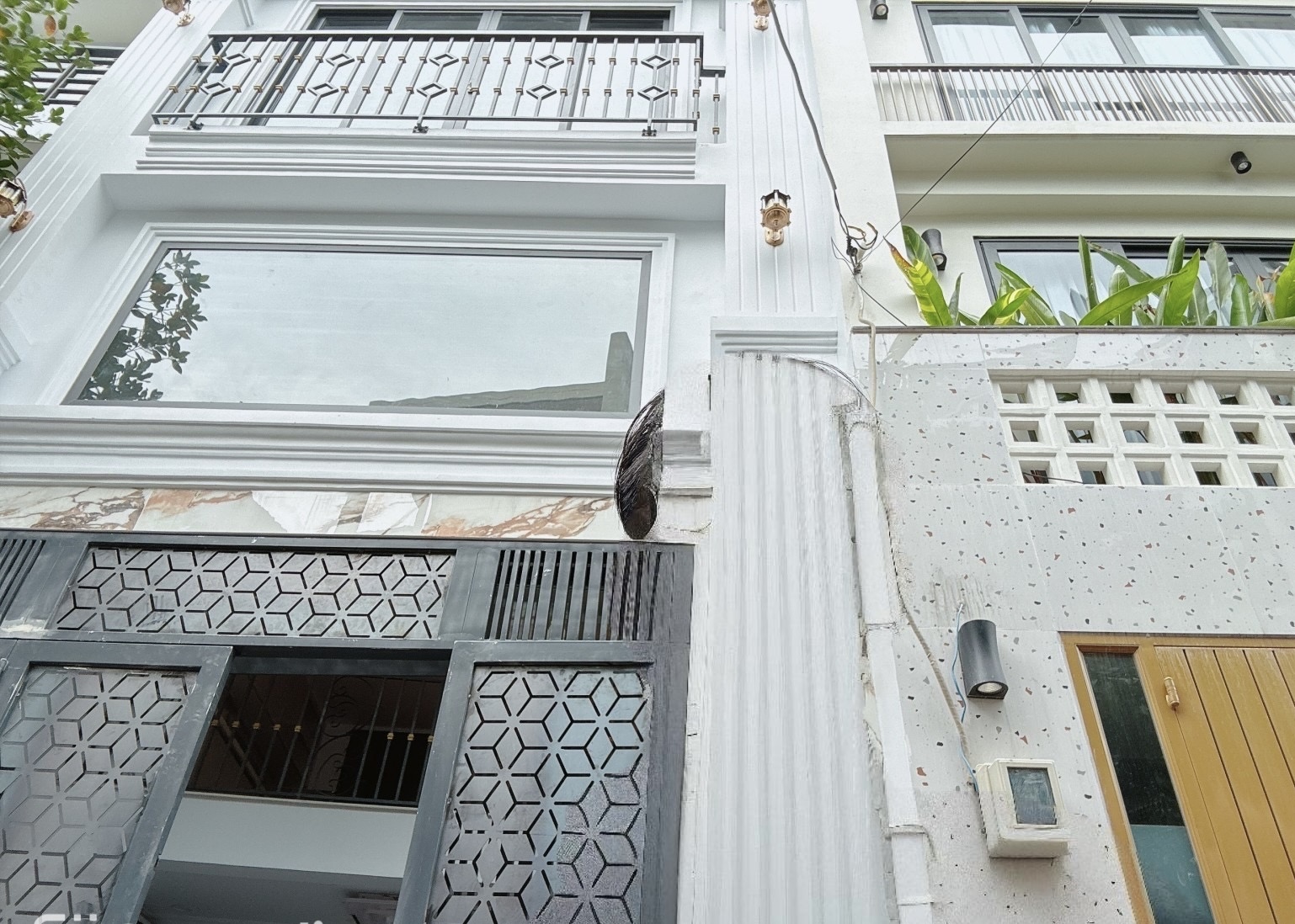 Xây mới 5 tầng gần 40m2 full nội thất ngay Medcedes Quang Trung chỉ hơn 5 tỷ