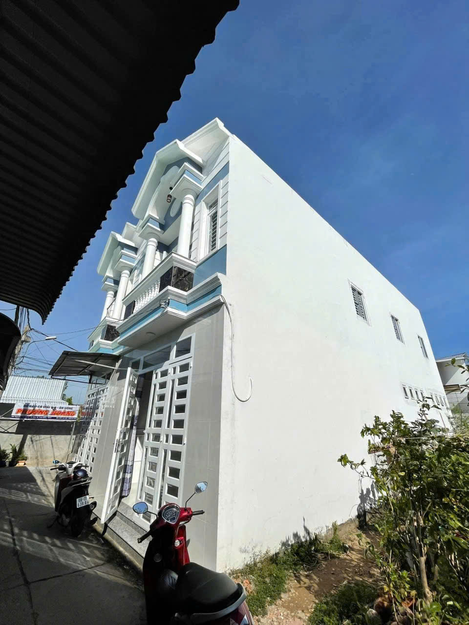 Nhà mới đẹp, hoàn công, nằm kế đại học Công Nghiệp