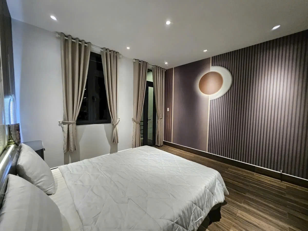 Nhà Phạm Văn Bạch, 52m2, 4 ngủ, full nội thất cao cấp, chỉ 5,25 tỷ