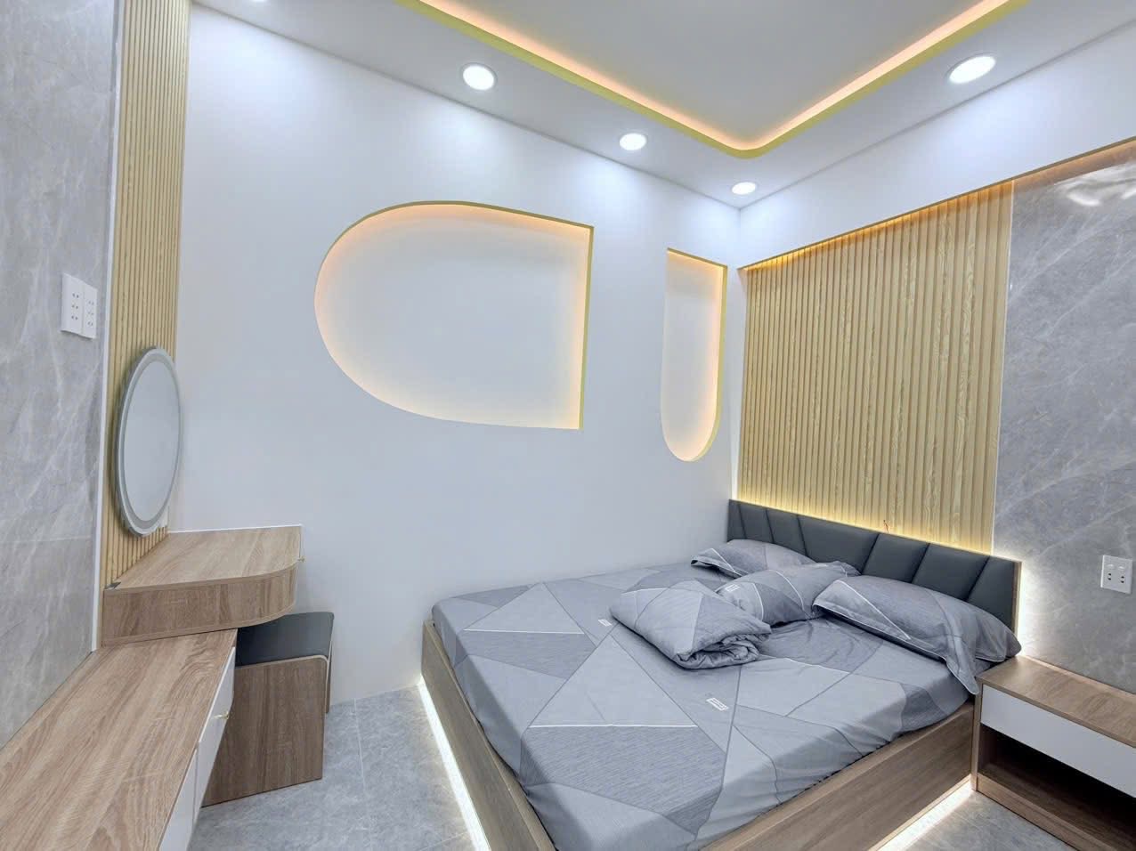 Nhà hẻm diện tích 3.3m x 11m, 3 tầng, 4 ngủ ngay Bình Thạnh, giá 7 tỷ