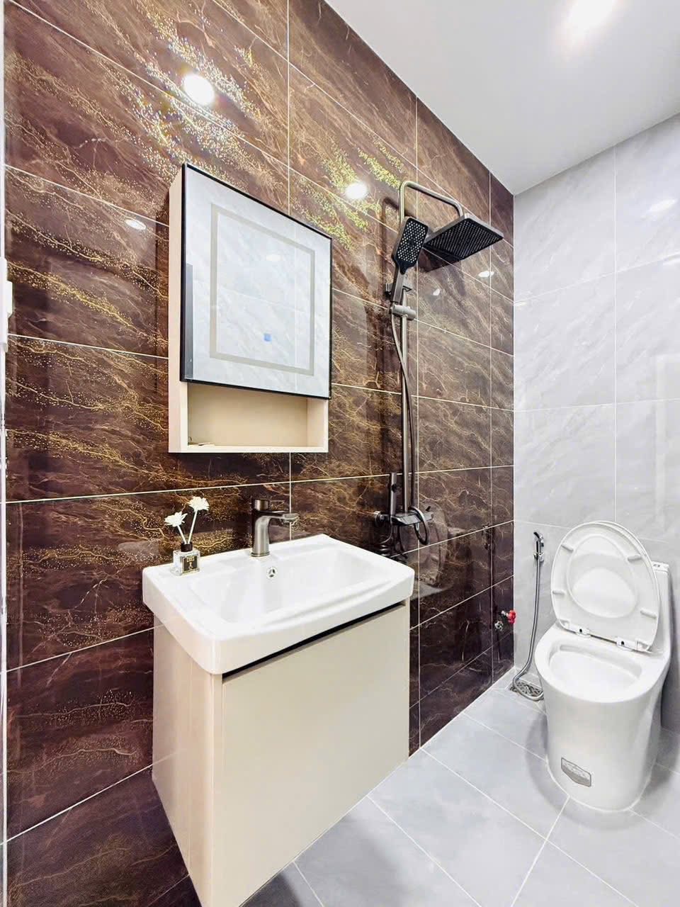 Hẻm xe hơi 1 trục ngay trường học Tân Sơn, Gò Vấp, diện tích 48m2 full nội thất, chỉ 7 tỷ