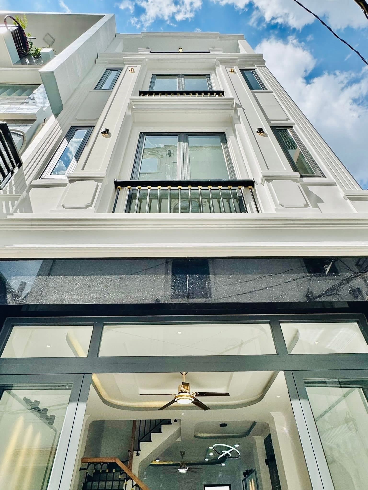 Hẻm 54m2, 4 tầng, 4 ngủ, ngay phòng công chứng số 5, full mới