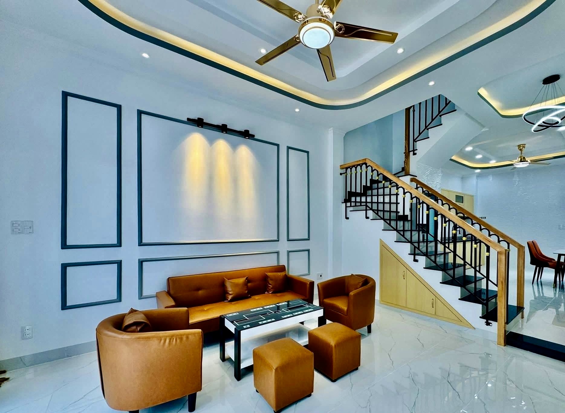 Hẻm 54m2, 4 tầng, 4 ngủ, ngay phòng công chứng số 5, full mới