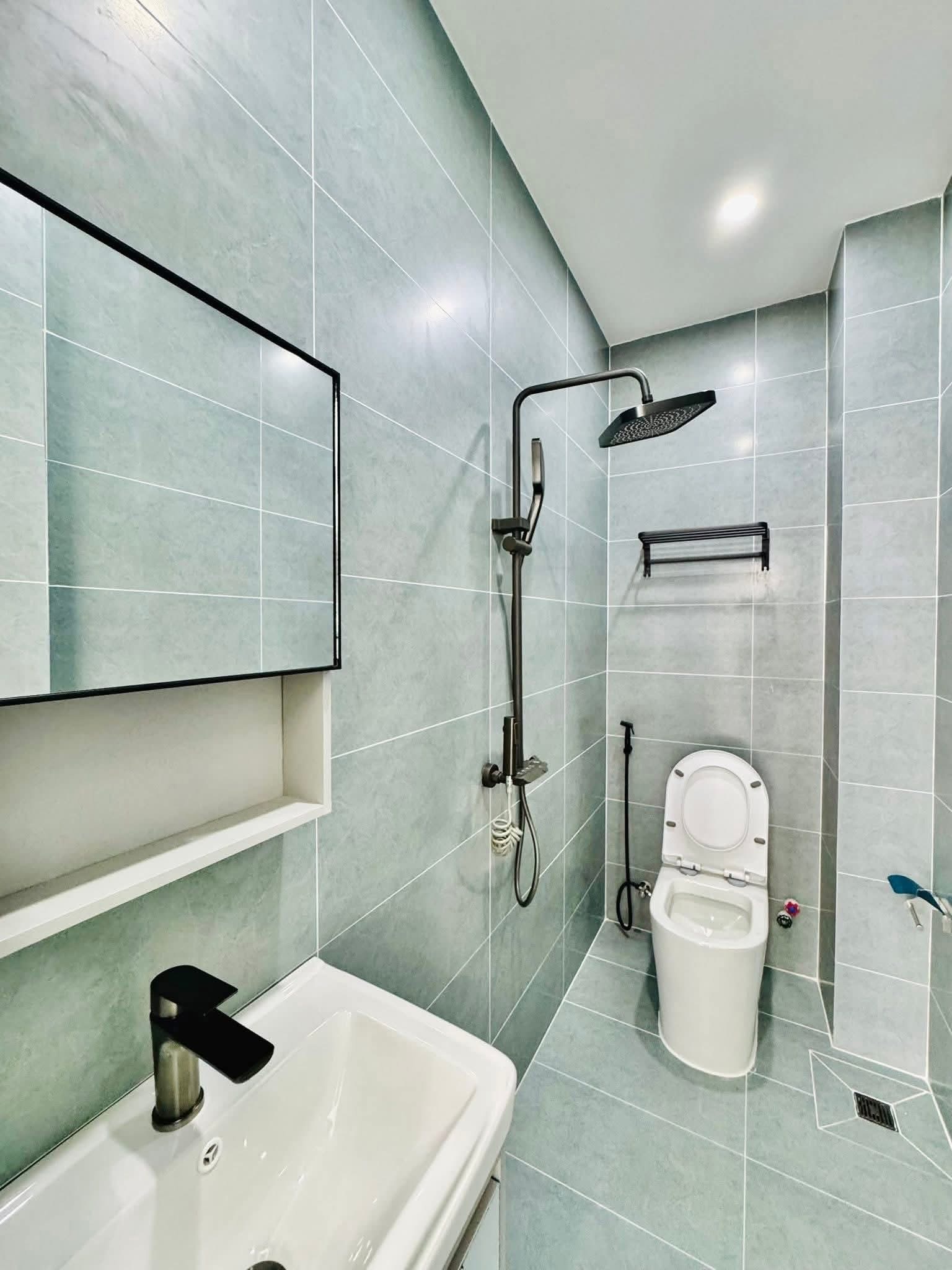 Hẻm 54m2, 4 tầng, 4 ngủ, ngay phòng công chứng số 5, full mới