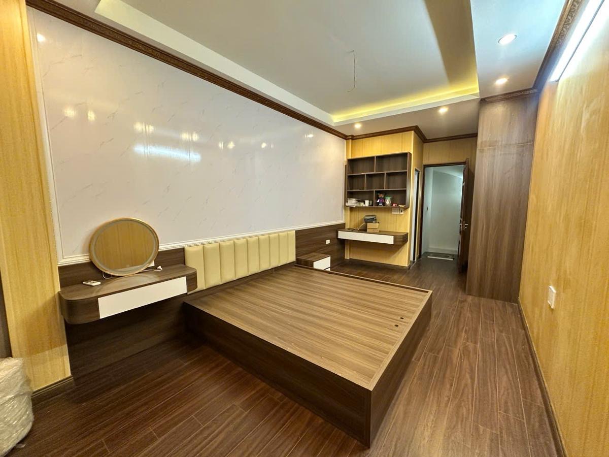 Bán nhà Kim Hoàng, Vân Canh 5 tầng, ô tô đỗ cách nhà 30m