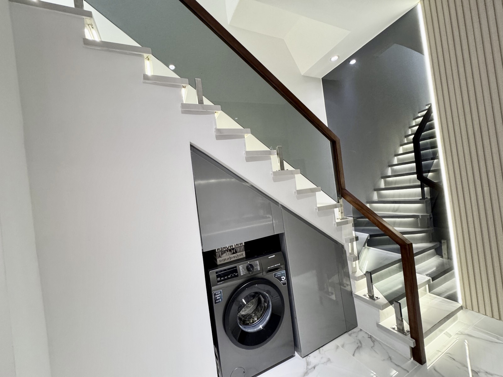 Nhà 1 xẹt, mới, full nội thất, sát mặt tiền, giá chỉ 3,85 tỷ