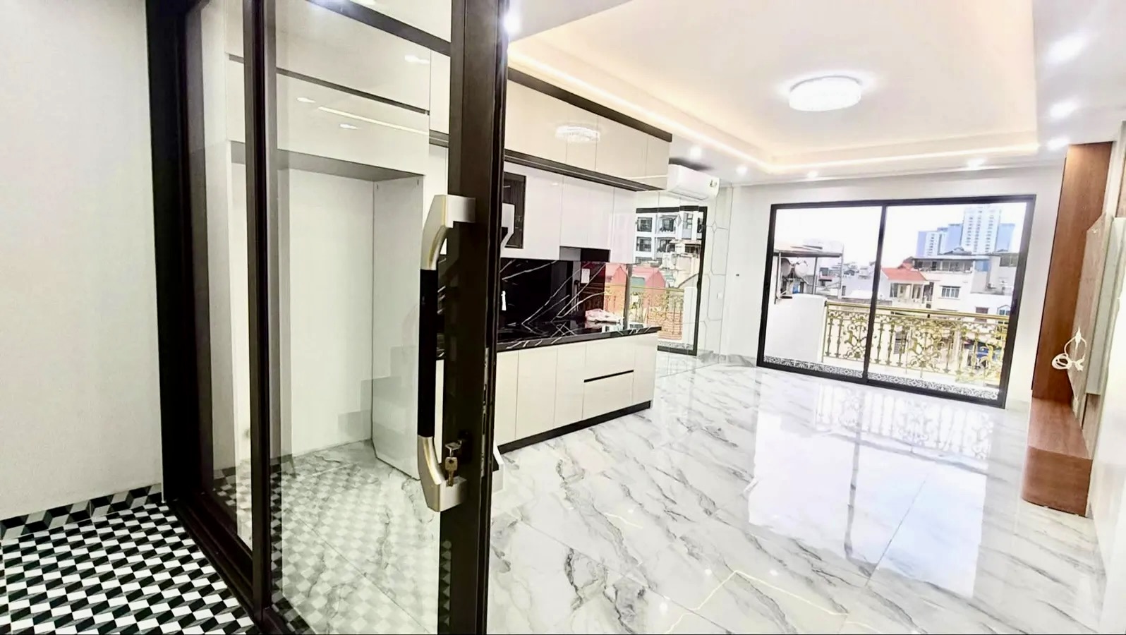 Mặt phố phân lô vip Hoàng Mai – 7 tầng gara thang máy – sát Hồ Đền Lừ – giá 18.1 tỷ