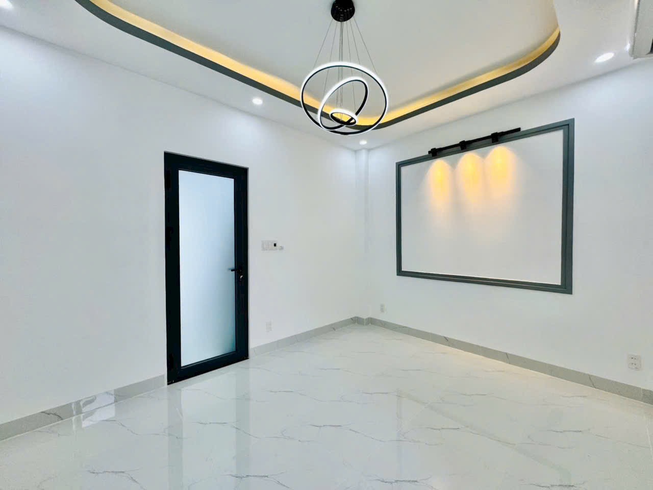 Bán nhà phố đẹp đường Nguyễn Văn Nghi, phường 07, quận Gò Vấp, Hồ Chí Minh