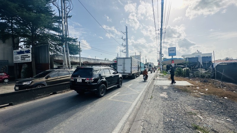 Bán lô đất mặt tiền Nguyễn Văn Bứa - 7650m2, làm kho xưởng, đầu tư