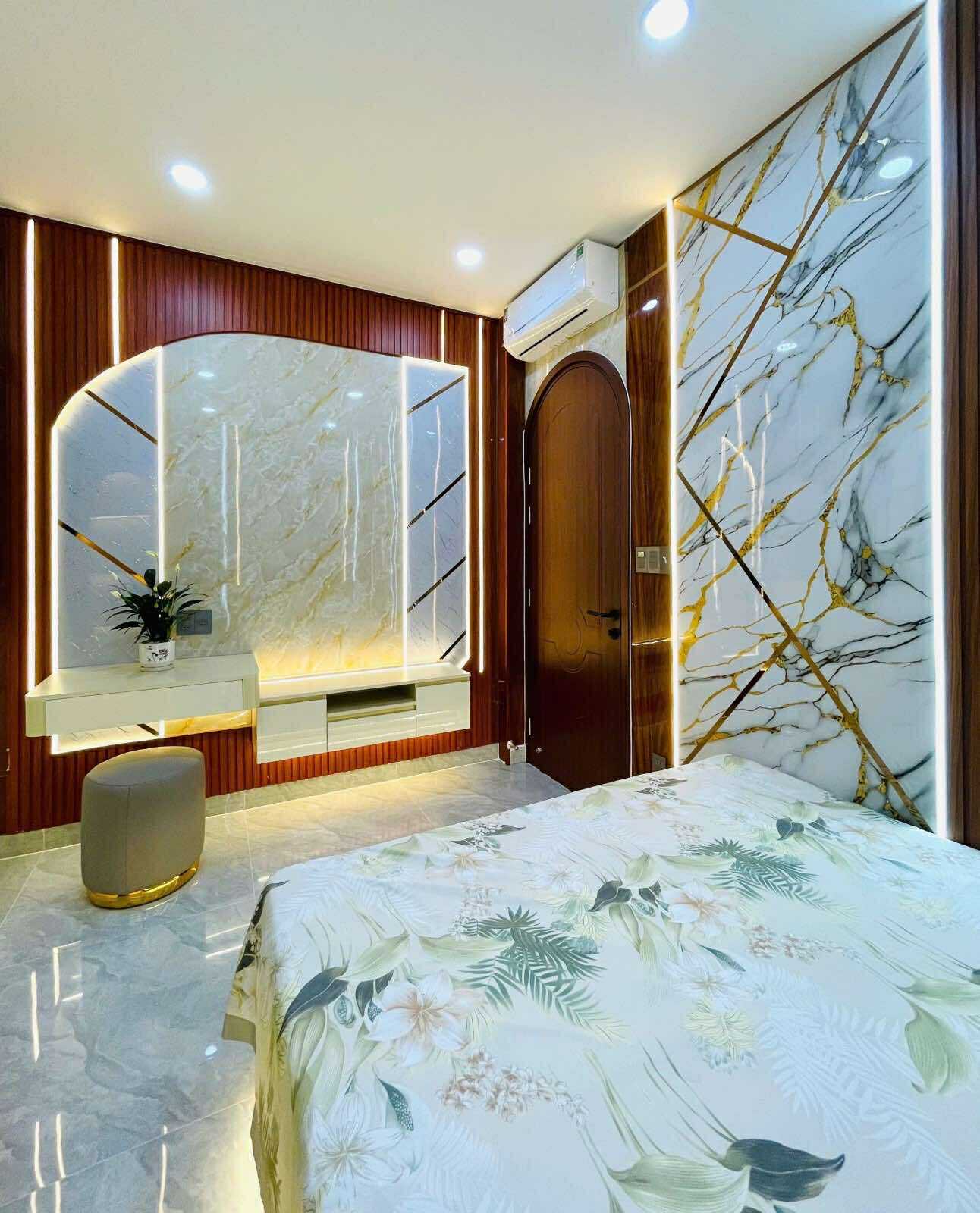 Bán nhà đẹp 50m2, 3 lầu, 4 phòng ngủ, đường Huỳnh Văn Nghiệp phường 15, Tân Bình, gọi xem nhà