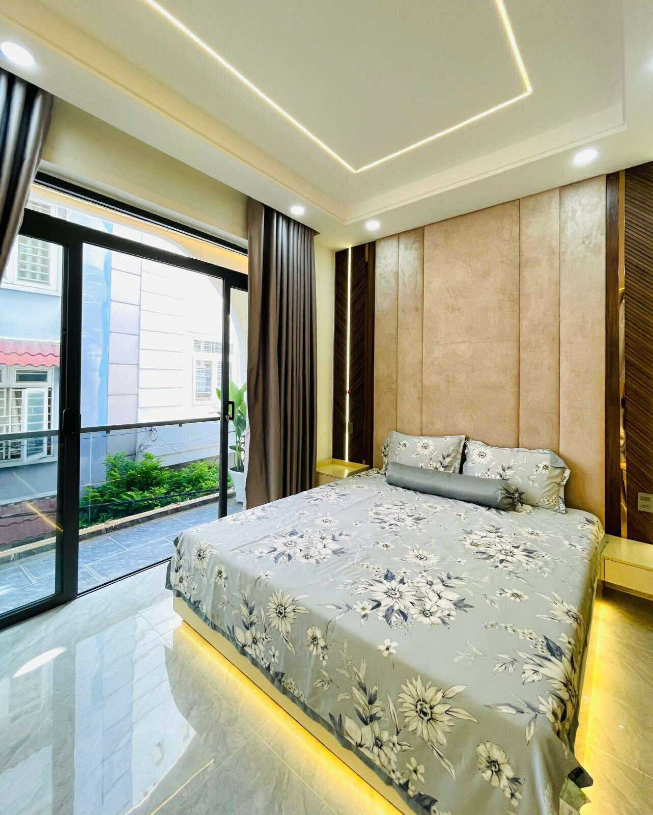 Bán nhà đẹp 50m2, 3 lầu, 4 phòng ngủ, đường Huỳnh Văn Nghiệp phường 15, Tân Bình, gọi xem nhà