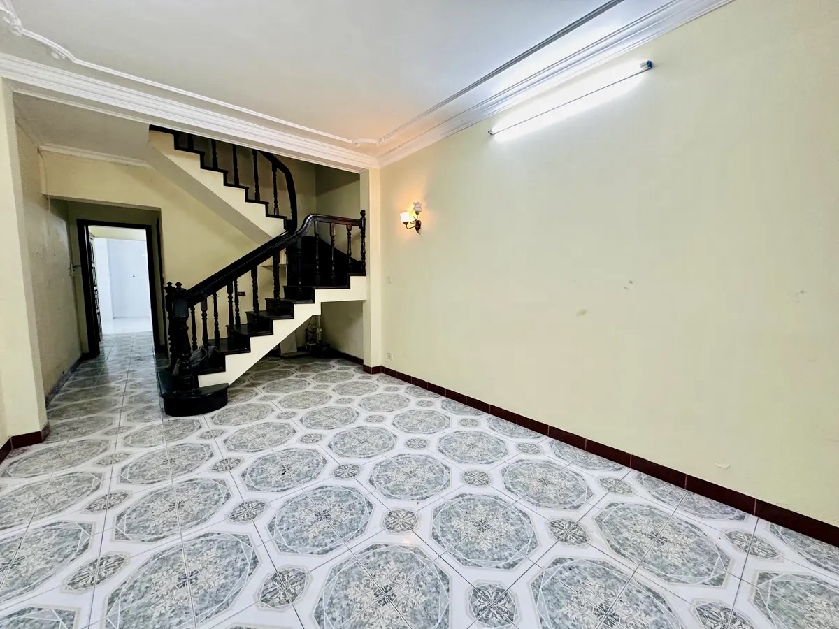 Hoa khôi phố Trường Chinh - Ngã Tư Sở - ô tô tránh + gara - 91m² - 4 tầng đẹp - ở ngay