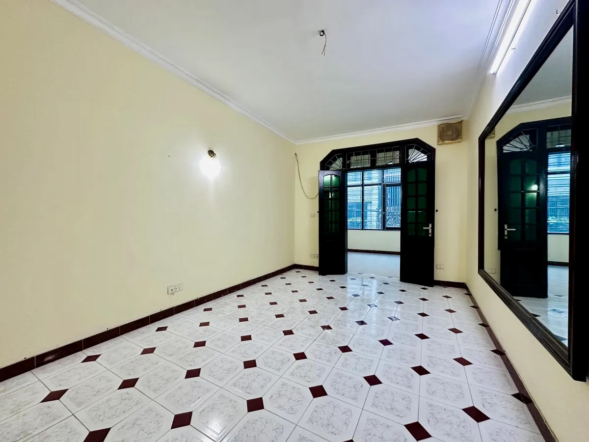 Hoa khôi phố Trường Chinh - Ngã Tư Sở - ô tô tránh + gara - 91m² - 4 tầng đẹp - ở ngay