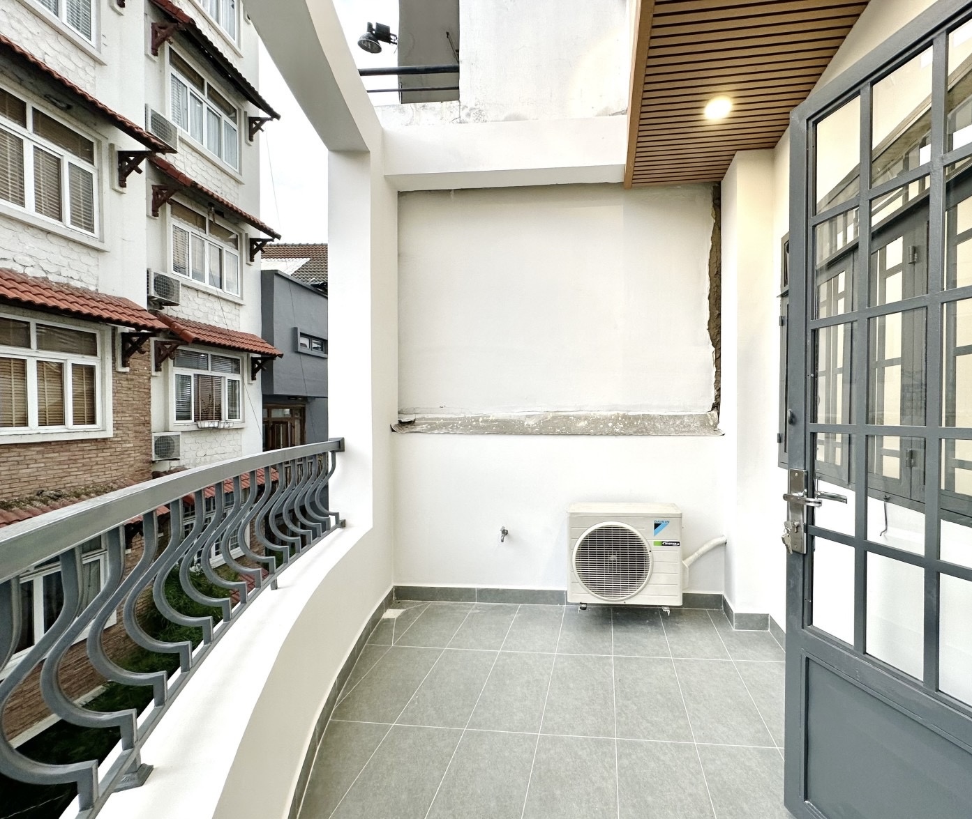 Chủ xây mới ngay khu vip Phú Nhuận 4 tầng, diện tích 56m2, kiên cố bán gấp