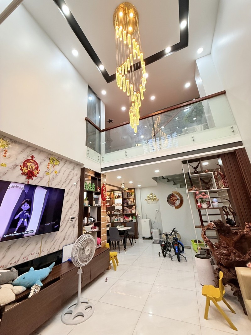 Bán nhà khu Tây Thạnh, 4 tầng, 68m2, giá chỉ 8,2 tỷ, nội thất đẹp