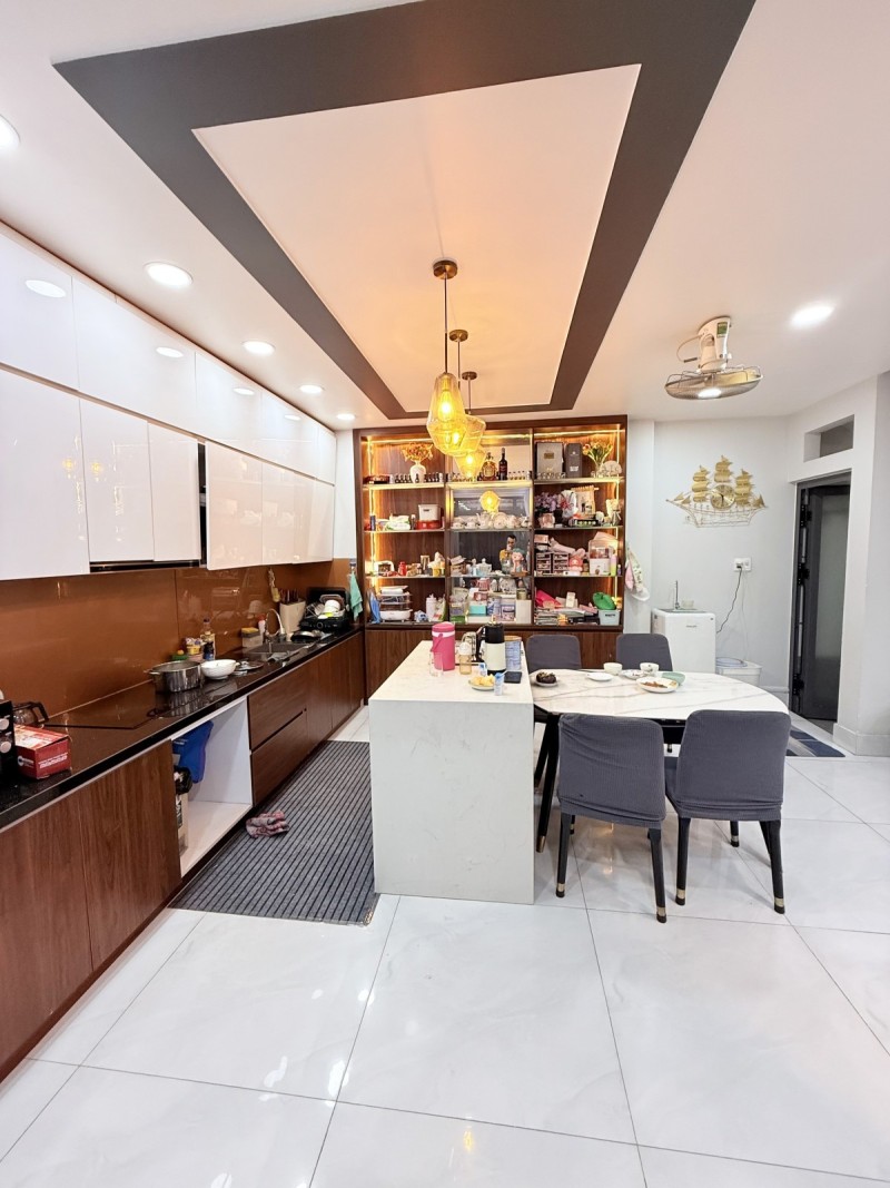 Bán nhà khu Tây Thạnh, 4 tầng, 68m2, giá chỉ 8,2 tỷ, nội thất đẹp