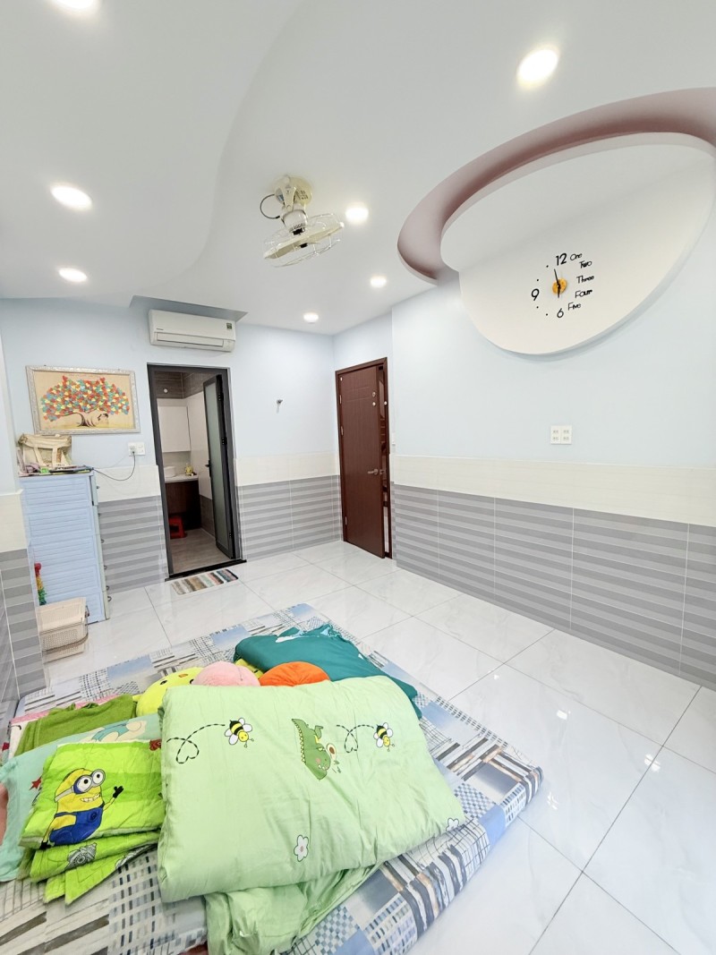 Bán nhà khu Tây Thạnh, 4 tầng, 68m2, giá chỉ 8,2 tỷ, nội thất đẹp