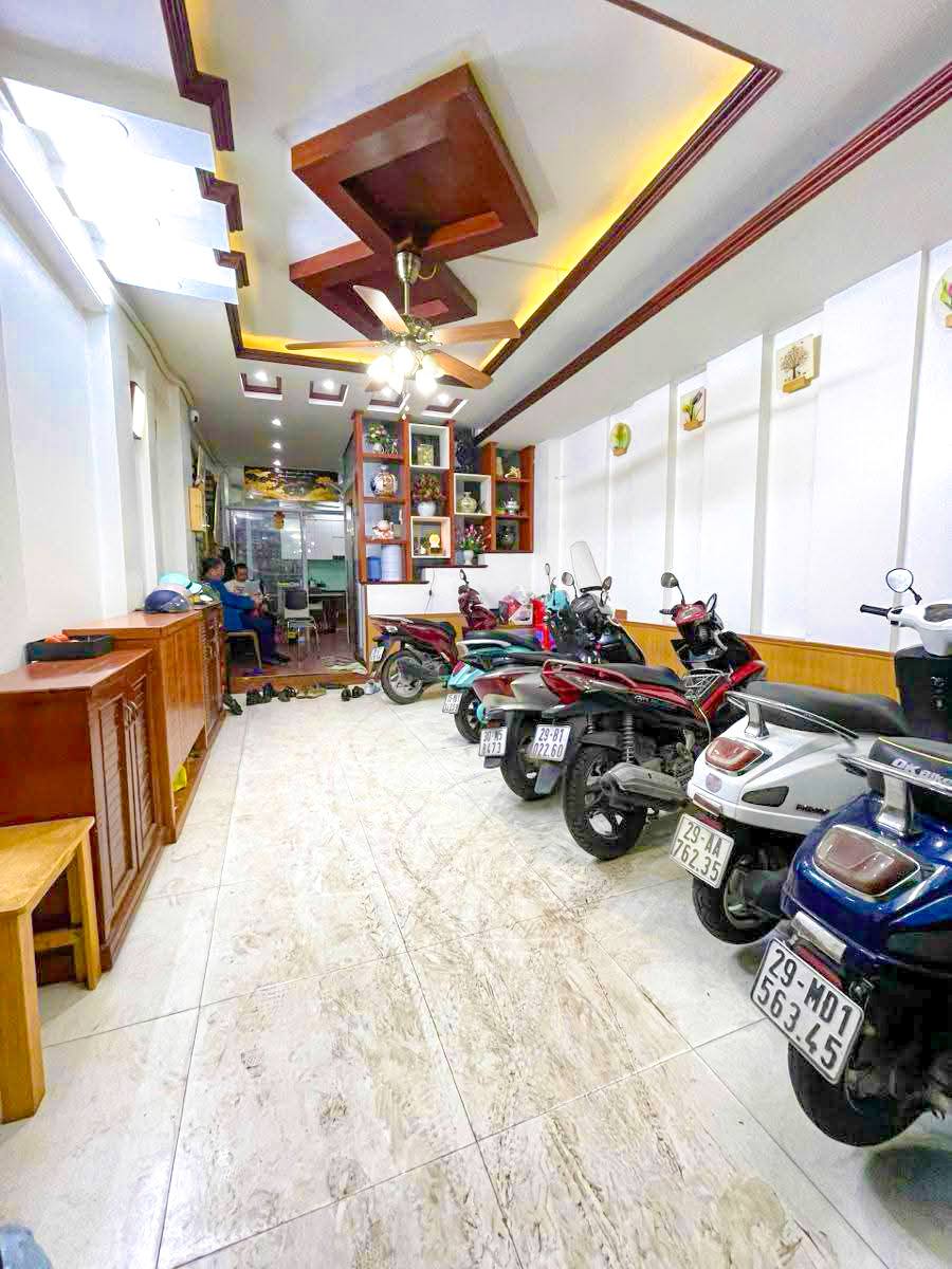 Bán gấp nhà mặt ngõ ô tô đường Quan Nhân, 72m2 - 4 tầng, thang máy