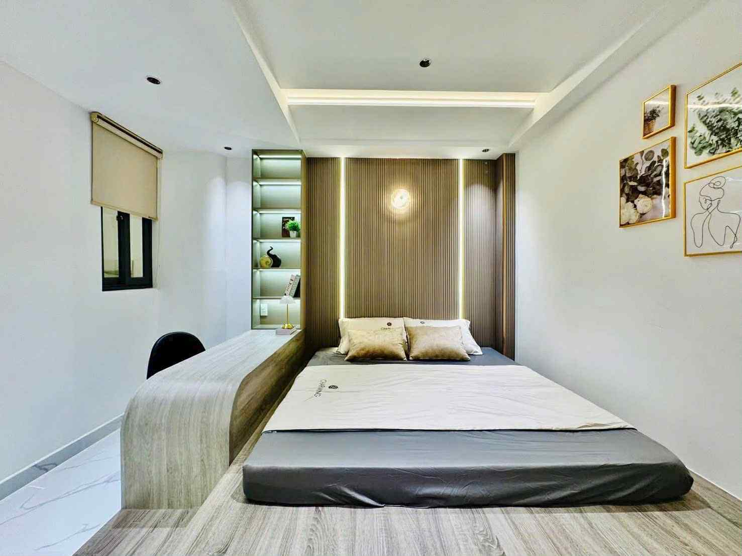 Sát mặt tiền đường ra công viên Làng Hoa, diện tích 4,5m x 15m, full công năng, giá 9,6 tỷ