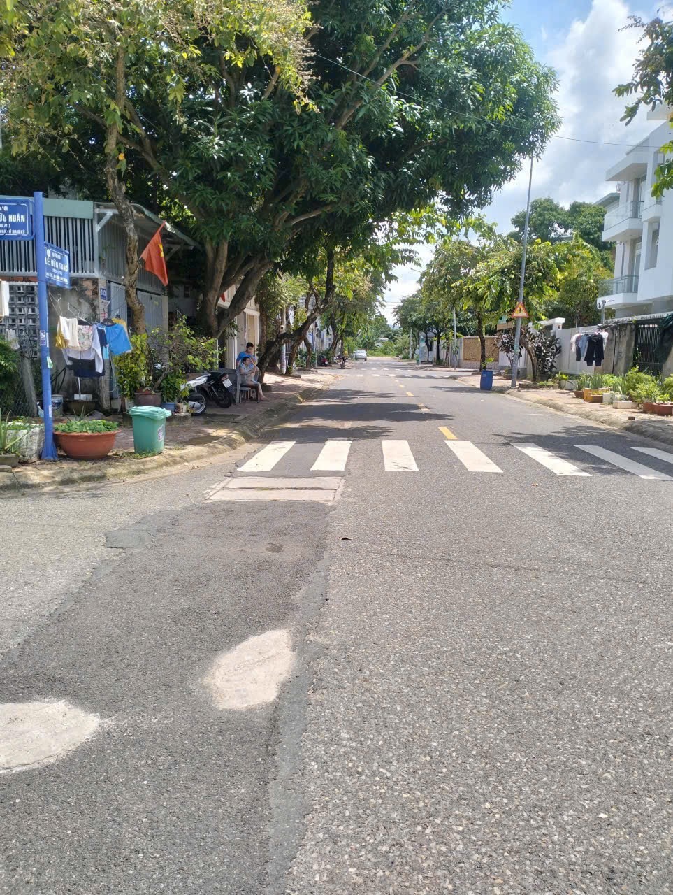 Cần bán gấp lô đất khu tái định cư Lộc An 80m2 giá 1,6 tỷ, có sổ sẵn