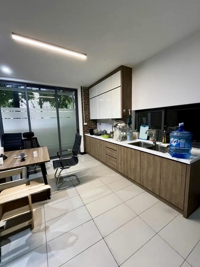 Cực hiếm biệt thự lô góc Nguyễn Trãi - 1 hầm 5 nổi - 156m² - 25m mặt tiền - ở, văn phòng