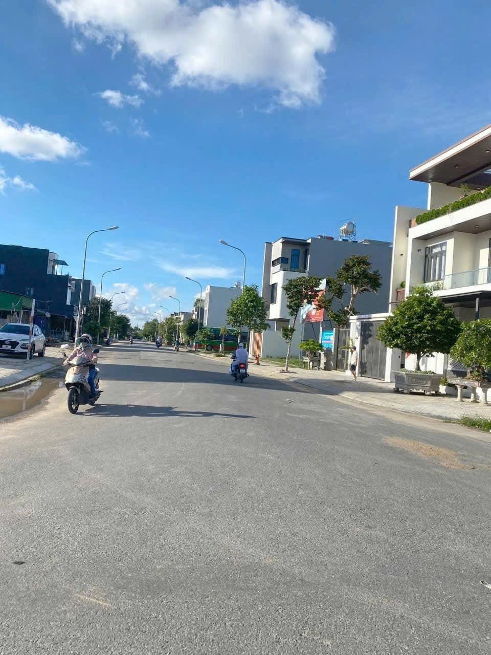 Cần bán gấp lô đất khu dân cư An Thuận 93m2 giá 1,7 tỷ có sổ sẵn