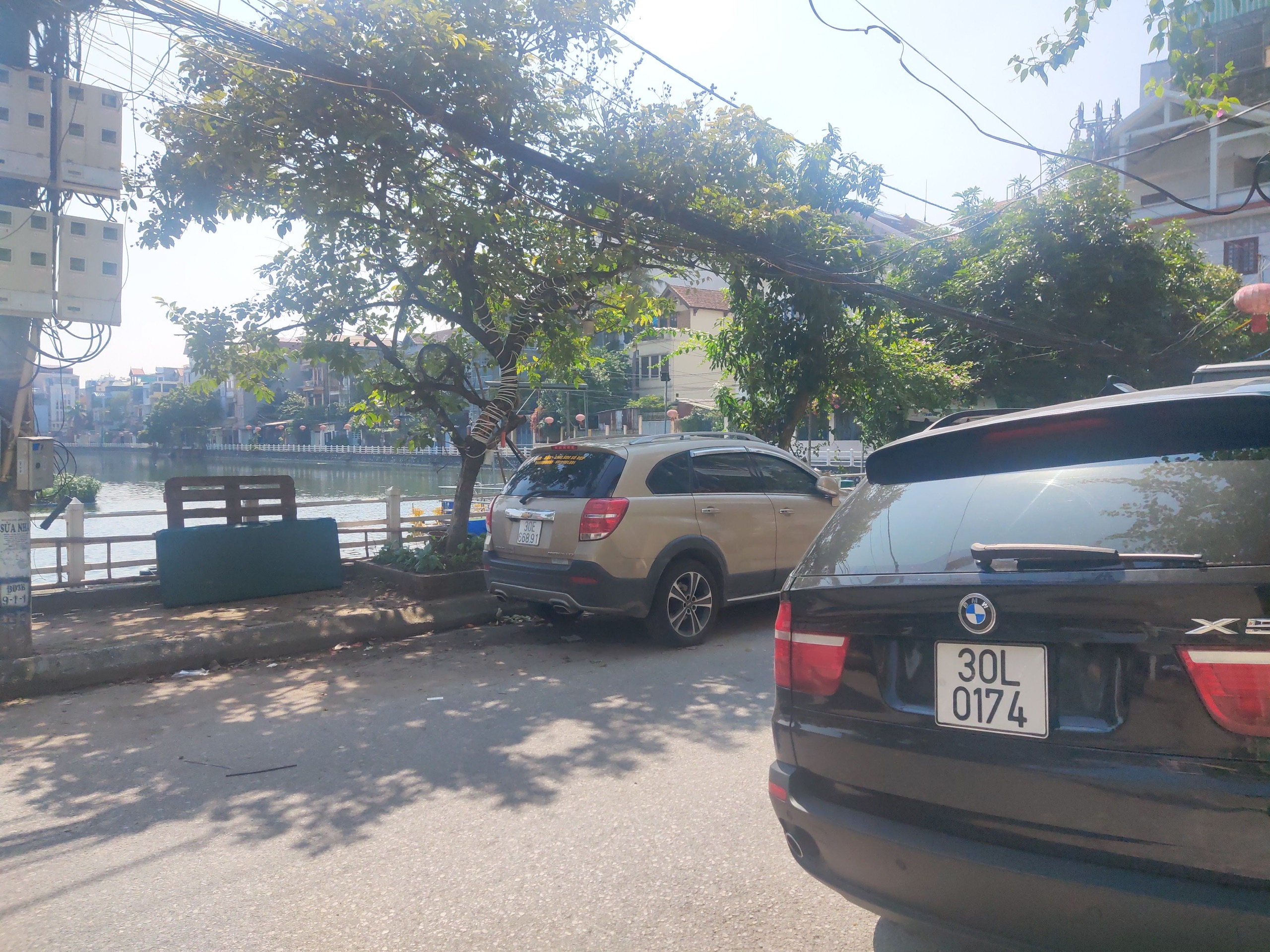 Bán nhà mặt hồ Bồ Đề, Long Biên, lô góc, đường oto tránh, 110m2, giá 38 tỷ