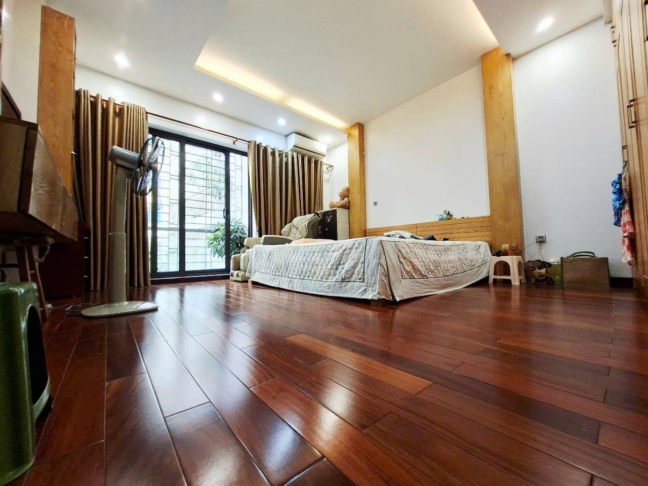 Bán nhà mặt ngõ ô tô tránh đường Lê Trọng Tấn, diện tích 90m2, 4 tầng