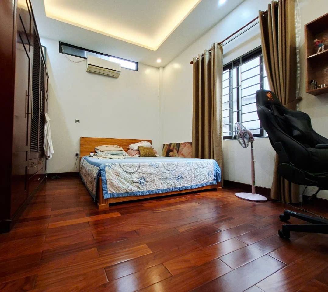 Bán nhà mặt ngõ ô tô tránh đường Lê Trọng Tấn, diện tích 90m2, 4 tầng