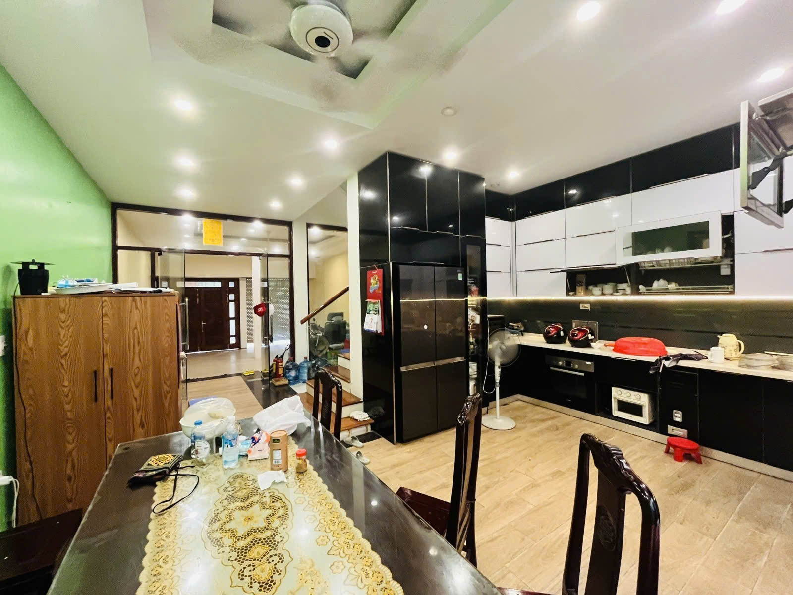 Bán biệt thự khu đô thị Dịch Vọng, Cầu Giấy, 103m2, 4 tầng, 2 thoáng