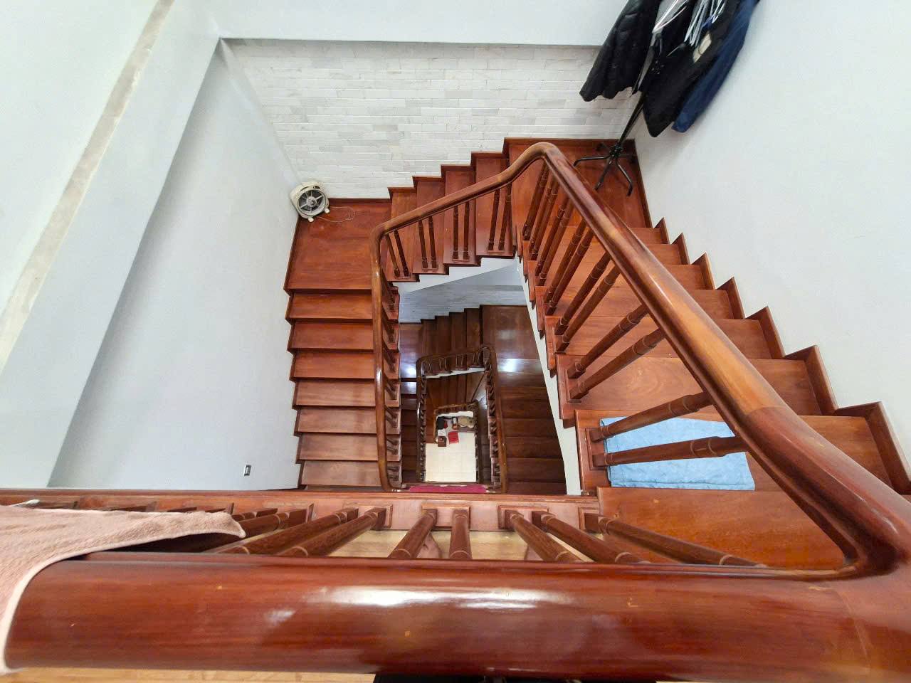 Bán nhà mặt ngõ ô tô tránh đường Lê Trọng Tấn, diện tích 90m2, 4 tầng