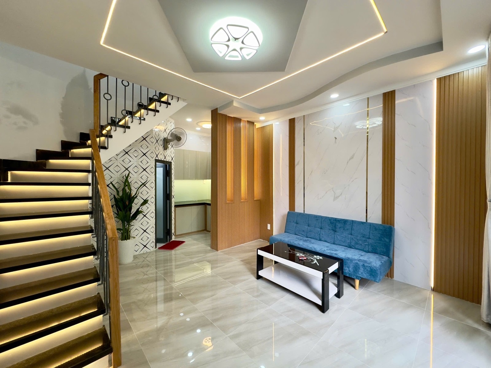 Bán nhà 4,3m x 5,58m, mới full nội thất ngay phường 10, Gò Vấp, giá 3,35 tỷ