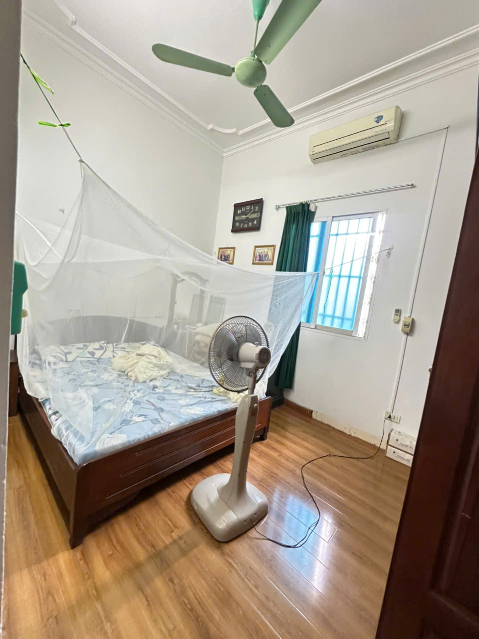 Bán nhà Nguyễn Đức Cảnh, ô tô đỗ cổng, ở luôn, diện tích 50m2, giá chỉ 9,5 tỷ