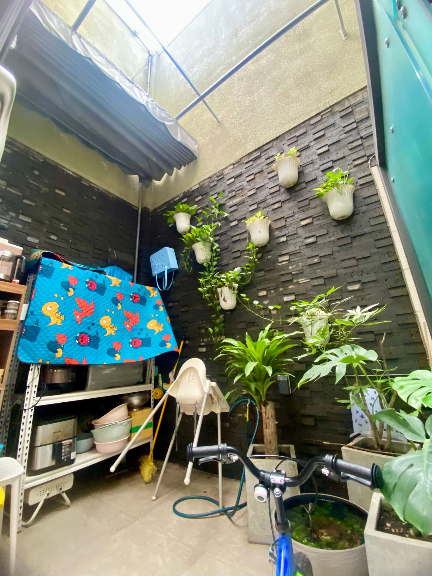 Bán nhà hẻm 4 tầng, 74m2, gần Aeon Tân Phú, full nội thất, chỉ 8,8 tỷ